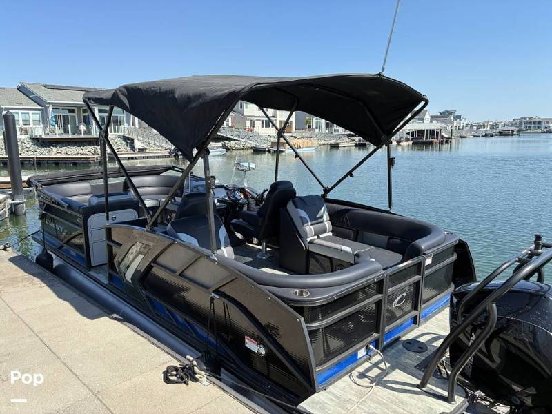 2022 Crest RS Series 230 SLC, $ 77,999.00