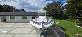 2016 Everglades 275 CC, $ 167,500.00