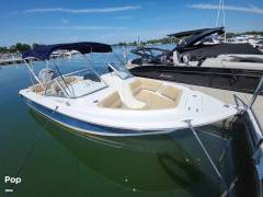 2017 Sea Hunt Escape 211 LE, $ 40,000.00