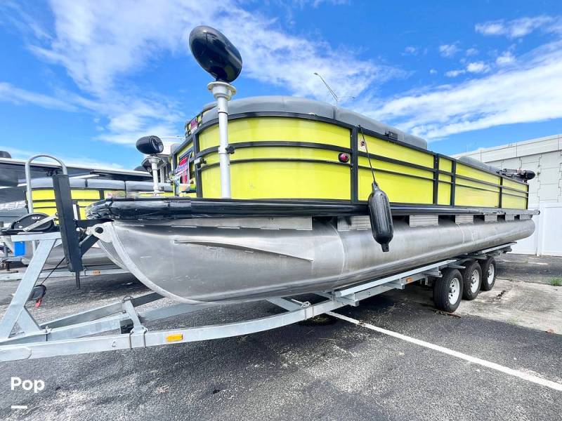 2024 Custom Craft 29, $ 49,000.00