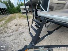2021 Sun Tracker Party Barge 22 RF DLX, $ 32,500.00