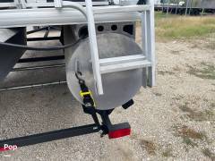 2021 Sun Tracker Party Barge 22 RF DLX, $ 32,500.00