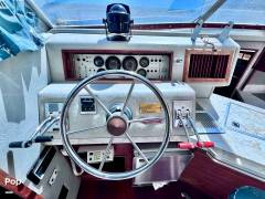 1983 Sea Ray 390 Sportfish, $ 33,500.00