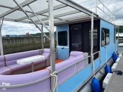 2005 Sun Tracker Party Cruiser 32, $ 24,500.00