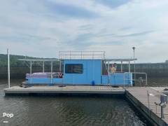 2005 Sun Tracker Party Cruiser 32, $ 24,500.00
