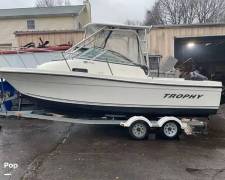 2005 Trophy 2002 WA, $ 18,000.00