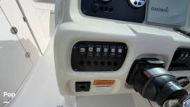 2019 Robalo R207 Dual Console, $ 39,000.00