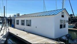 2010 Catamaran Cruisers Aqua Lodge 42, $ 125,000.00