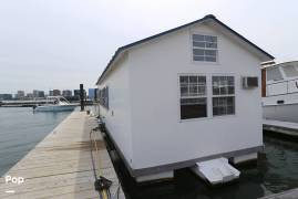 2010 Catamaran Cruisers Aqua Lodge 42, $ 125,000.00