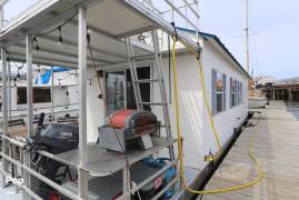 2010 Catamaran Cruisers Aqua Lodge 42, $ 125,000.00