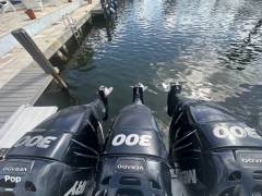 2011 Boston Whaler 345 Conquest Open, $ 252,500.00