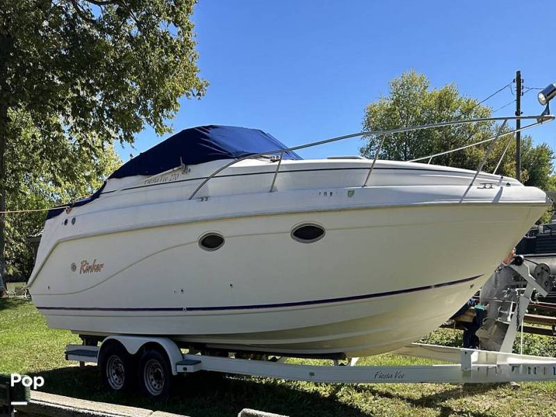 1999 Rinker Fiesta Vee 270, $ 24,900.00