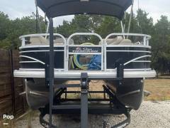 2023 Sun Tracker Fishin' Barge 20 DLX, $ 28,500.00