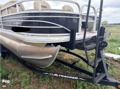 2023 Sun Tracker Fishin' Barge 20 DLX, $ 28,500.00
