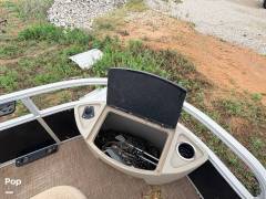 2023 Sun Tracker Fishin' Barge 20 DLX, $ 28,500.00