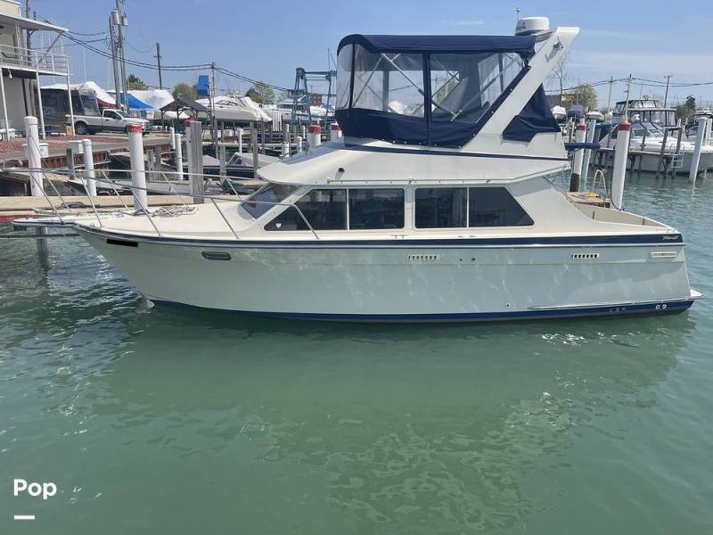 1989 Tollycraft 30 Sport Cruiser, $ 33,200.00