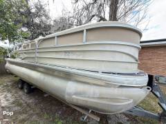 2016 Sun Tracker 22 DLX Party Barge, $ 14,900.00