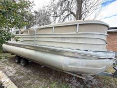 2016 Sun Tracker 22 DLX Party Barge, $ 14,900.00