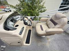 2016 Sun Tracker 22 DLX Party Barge, $ 14,900.00