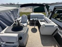 2023 Godfrey Pontoon Sweetwater 2186C, $ 44,950.00