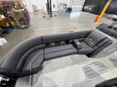 2025 Bennington 25 RXSB, $ 142,899.00