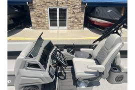2023 Qwest M-CLASS 8524 RLS-RTZ, $ 49,999.00