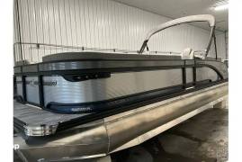 2023 Qwest M-CLASS 8524 RLS-RTZ, $ 49,999.00
