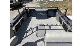 2023 Angler Qwest 8524 FAMILY FISH PRO RA, $ 66,699.00