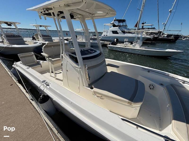 2025 Boston Whaler 220 DAUNTLESS, $ 80,000.00