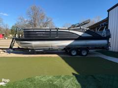 2021 Bennington R23, $ 66,000.00