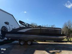 2021 Bennington R23, $ 66,000.00