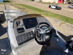 2021 Bennington R23, $ 66,000.00
