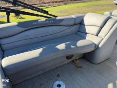2021 Bennington R23, $ 66,000.00