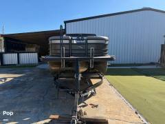 2021 Bennington R23, $ 66,000.00