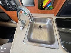 2005 Bayliner 245, $ 22,000.00