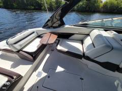 2017 Regal 3200, $ 124,000.00