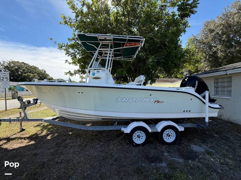 2005 Trophy 2103 CC, $ 25,789.00