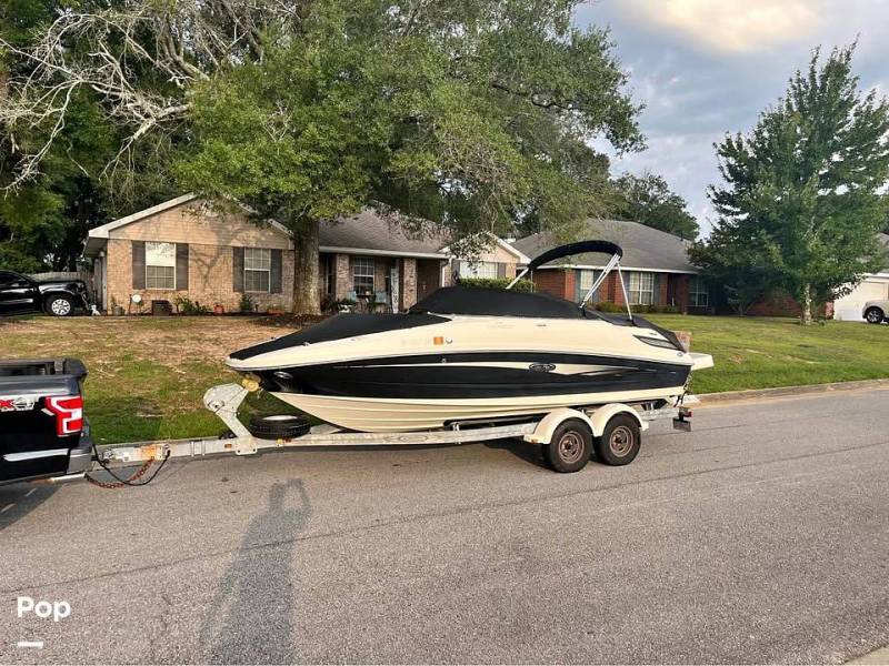 2010 Sea Ray 220 Sundeck, $ 25,995.00