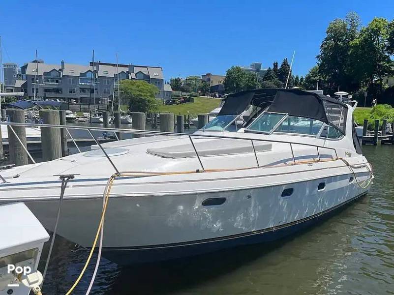 1996 Cruisers Yachts 3375 Rogue, $ 40,000.00