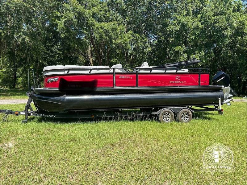 2023 Tracker Regency Series 250 DL3, $ 77,000.00