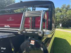 2023 Tracker Regency Series 250 DL3, $ 77,000.00