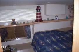 1998 Carver 325 Aft Cabin, $ 32,000.00
