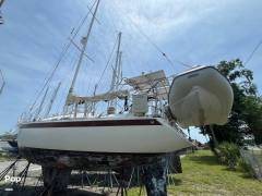 1981 Ericson Yachts 38, $ 24,900.00