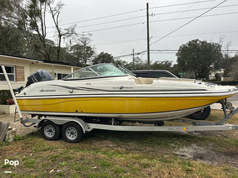 2015 Hurricane Sundeck 217, $ 26,000.00