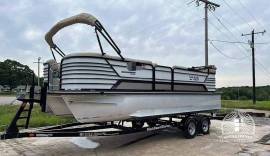 2021 SunCatcher Elite 322C Saltwater Series, $ 71,900.00