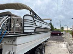 2021 SunCatcher Elite 322C Saltwater Series, $ 71,900.00