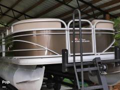 2020 Sun Tracker Party Barge 22 DLX, $ 33,500.00