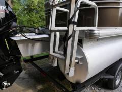 2020 Sun Tracker Party Barge 22 DLX, $ 33,500.00