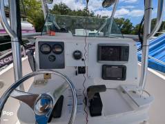 2005 Robalo R230 Center Console, $ 33,350.00