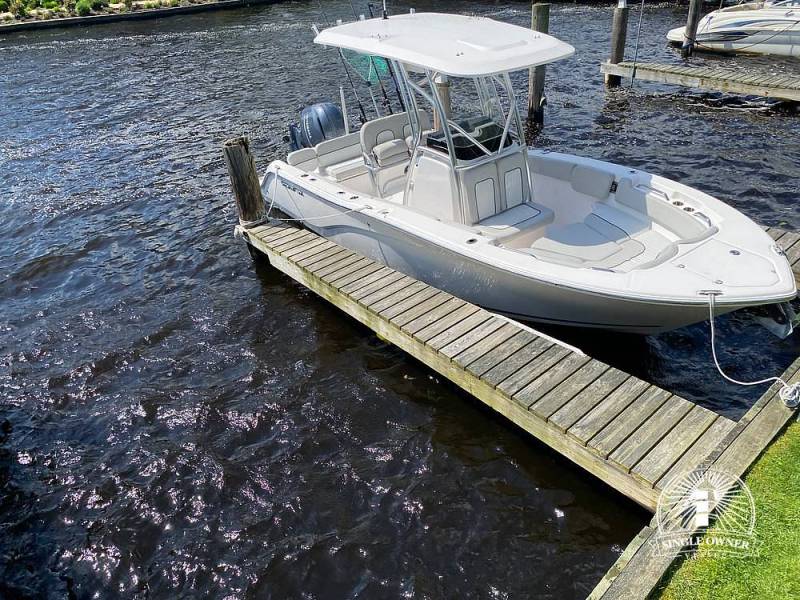 2022 Sea Fox 228 Commander, $ 85,999.00